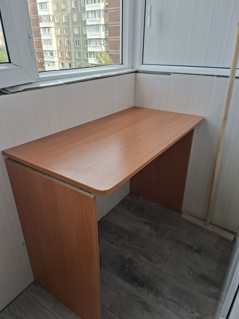 Продаётся стол компьютерный