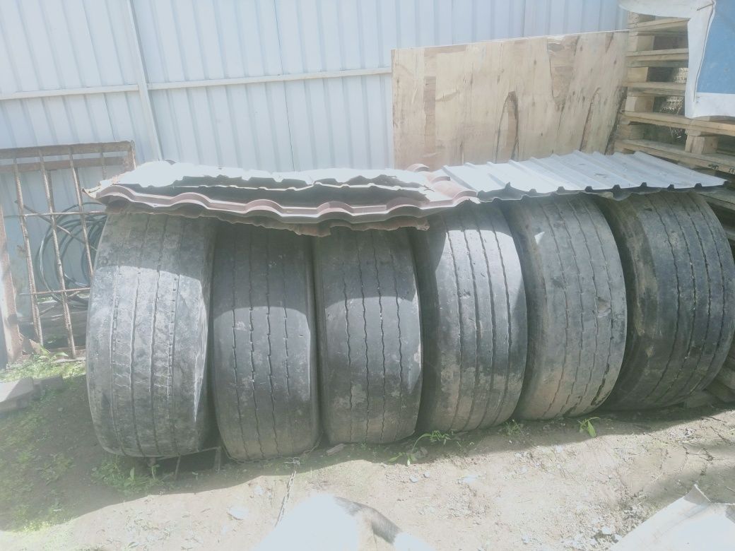 Продам шины на грузовик