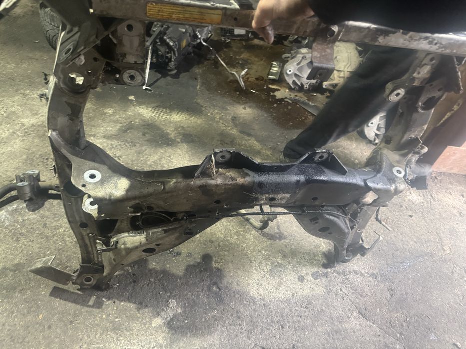 Преден мост бмв ф01 ф02