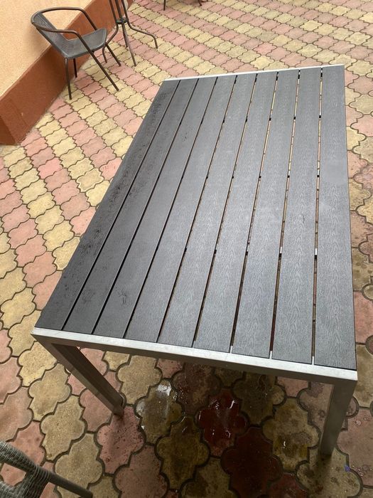 Masa de curte de vanzare