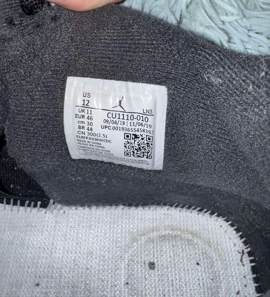 Jordan 4 Black Cat