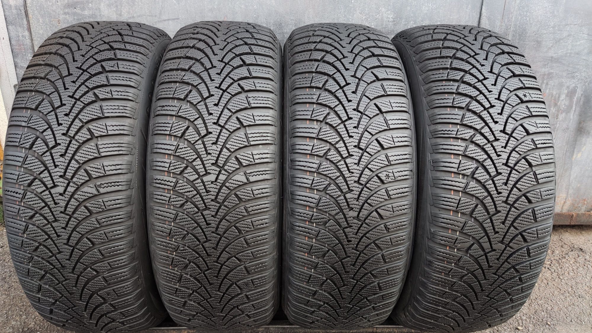 4бр. зимни гуми 205/55/16 GoodYear Ultra Grip 
dot22
8mm
Добро състоян