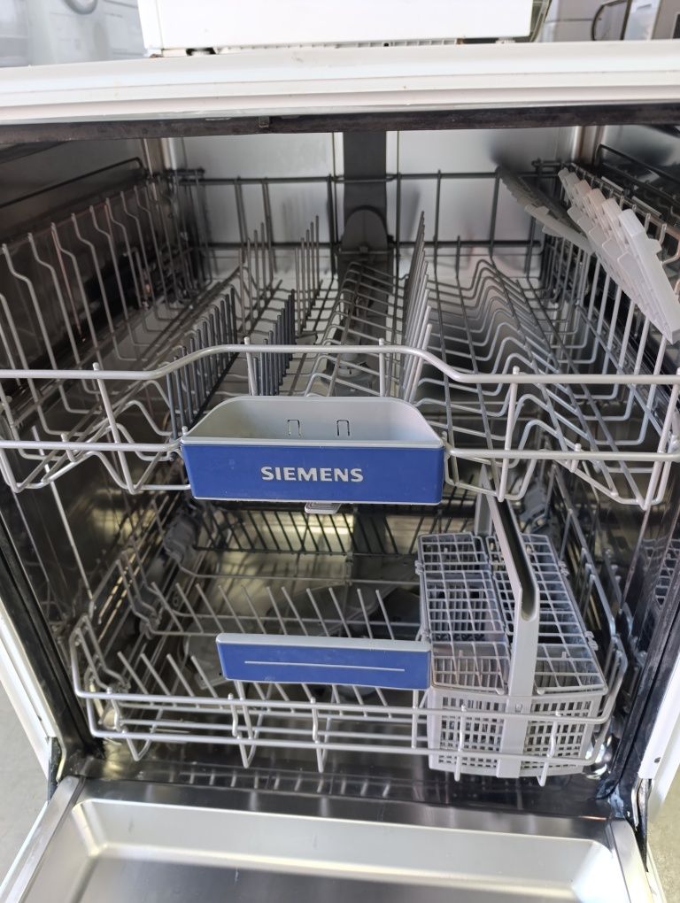 Съдомиялна SIEMENS IQ 300