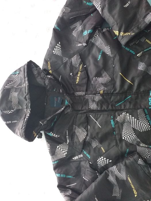 Фирмени якета синьото е на Benetton-40лв.