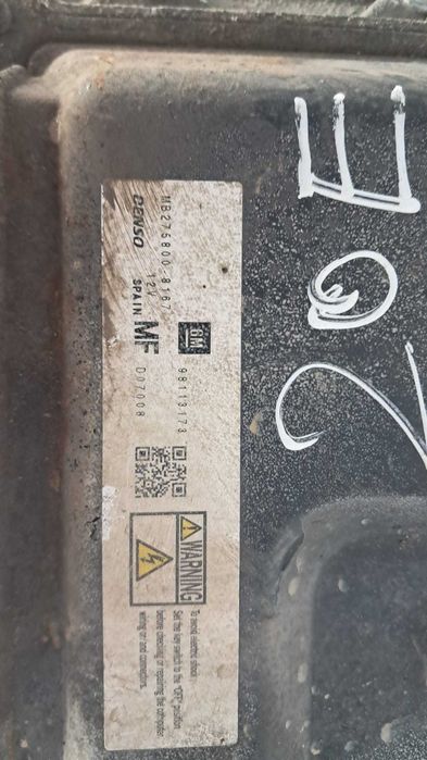 calculator motor ECU Opel Zafira an 2010 cod MB275800 / 98113173