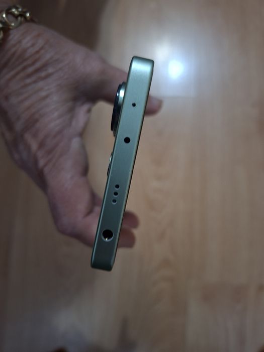 Продавам телефон Xiaomi Redmi Note 13 5G в гаранция