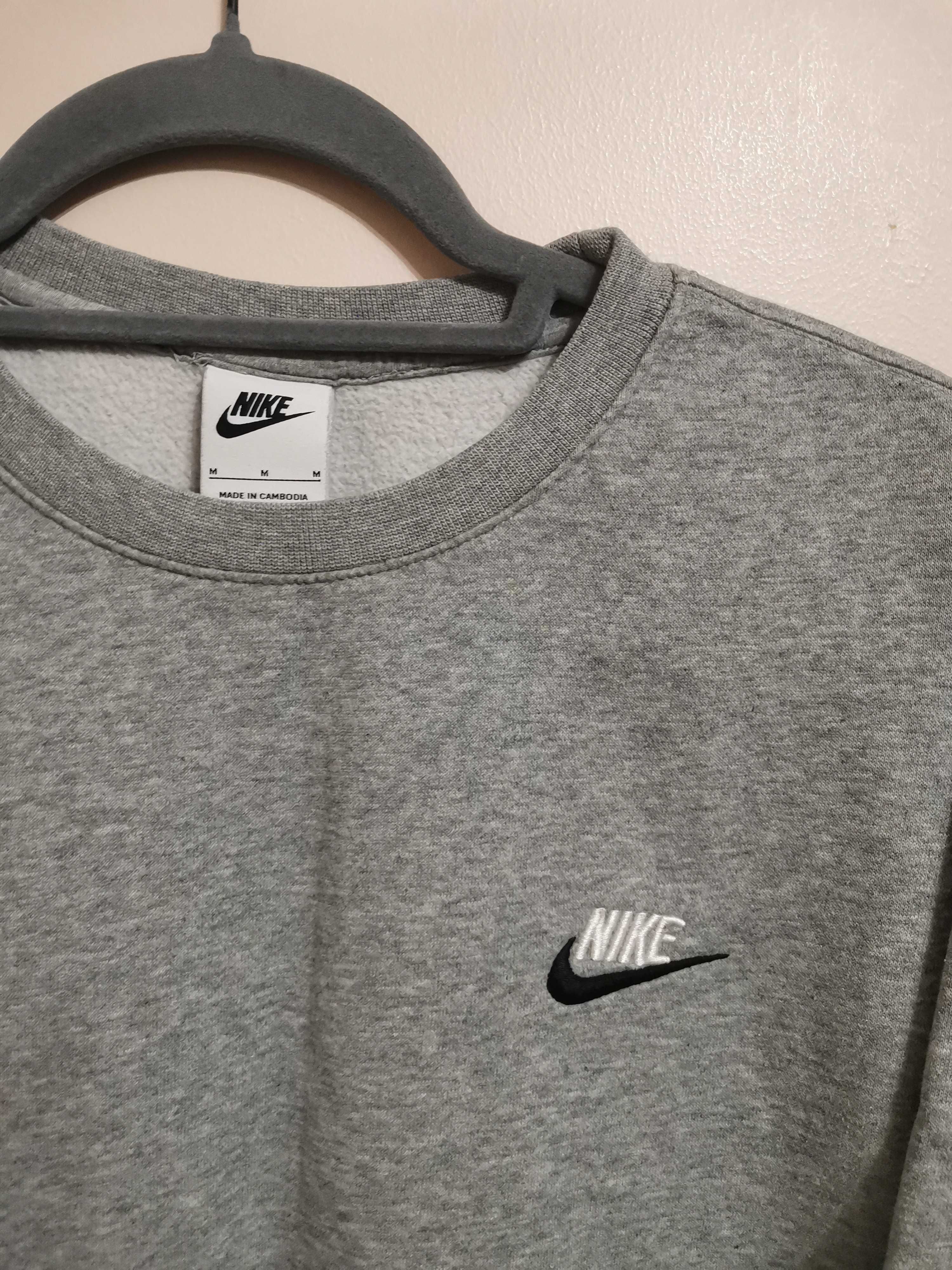 3 броя Nike Sportswear Club Fleece.