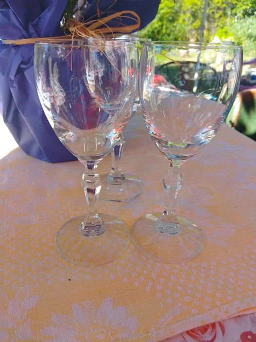 Единични бройки порцелан и прибори от соца