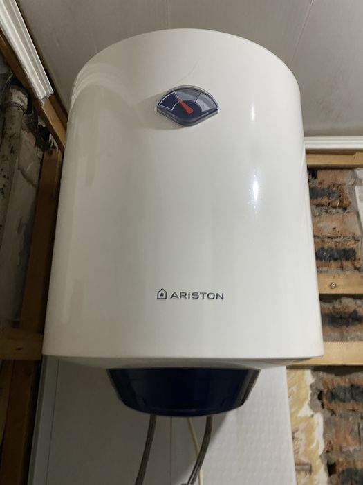 Водонагреватель Аристон