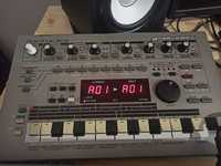 Roland MC 303 groovebox