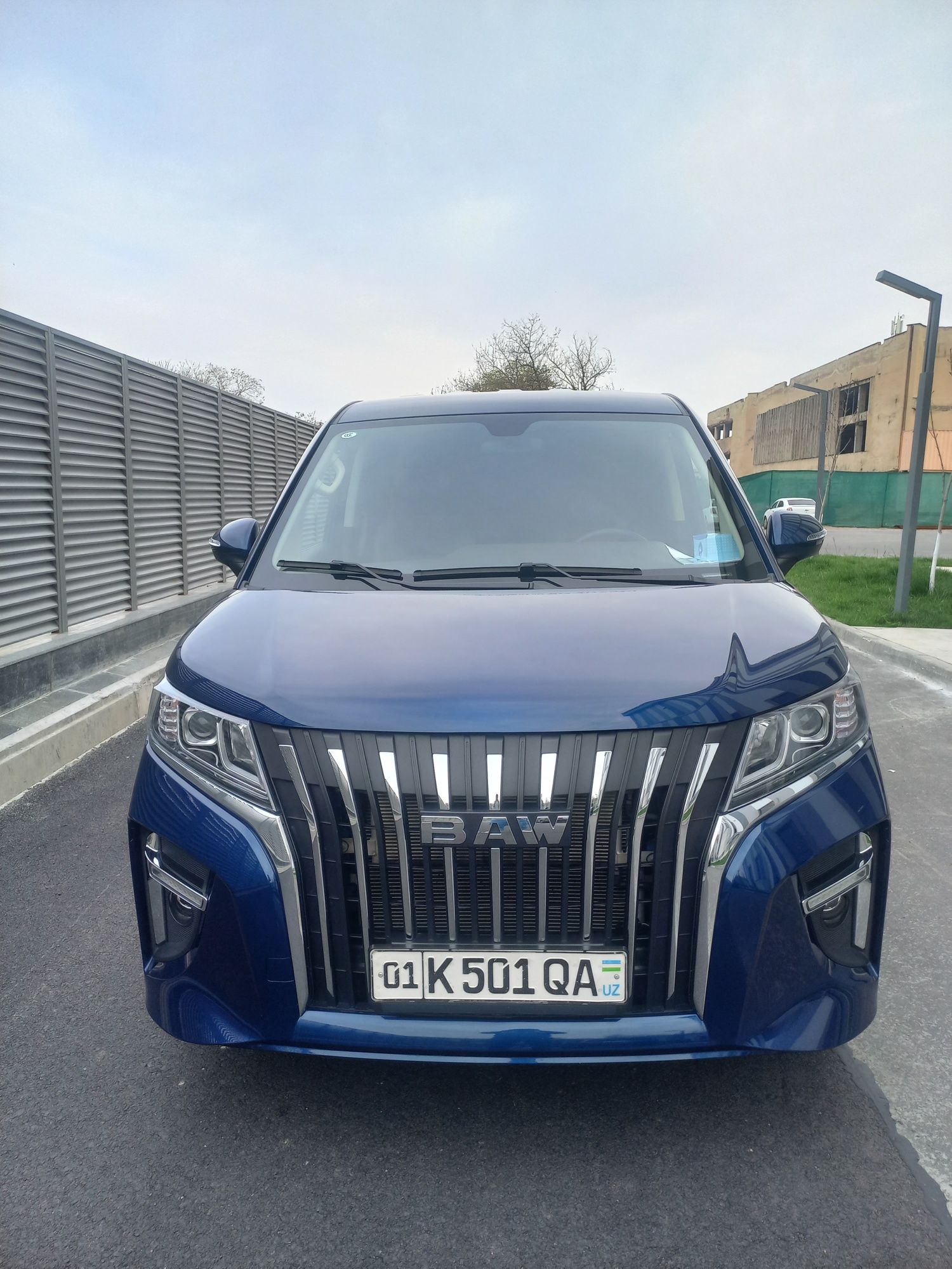 BAW M7 Luxury меневин автомашина.