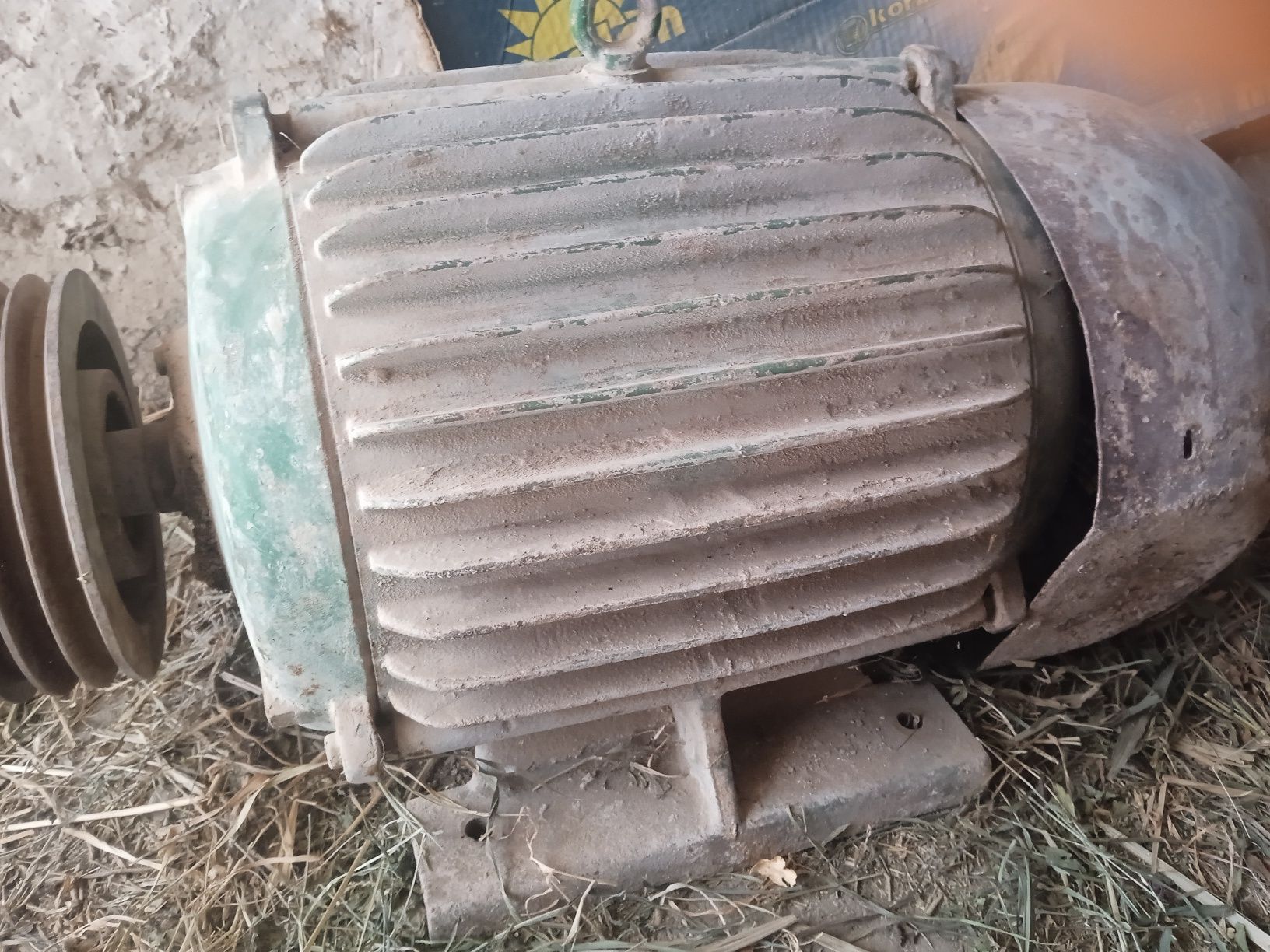 Elektrodvigatel 13 kVt sotiladi