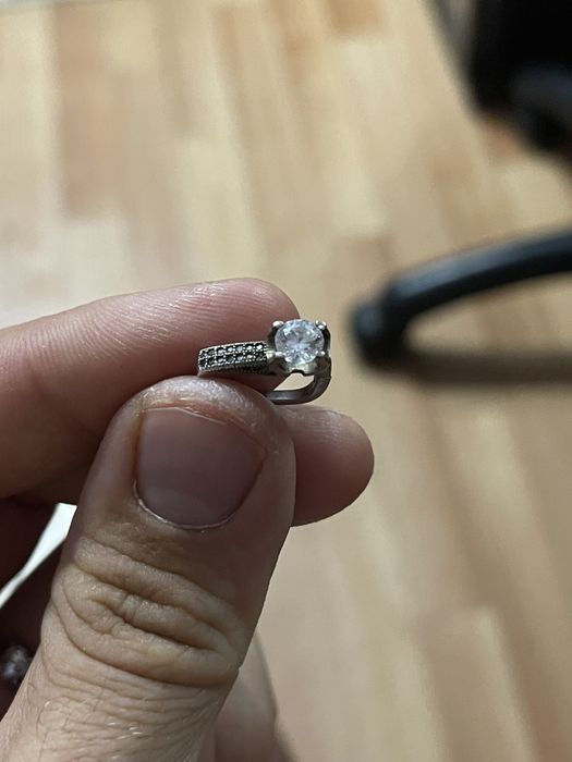 Продам серьги серебро