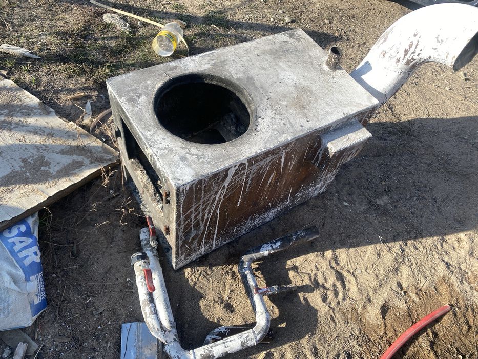 Продам печь 250 квадрат с трубой