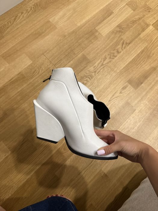 Казаки, дизайнерские ботильоны. Кожаные