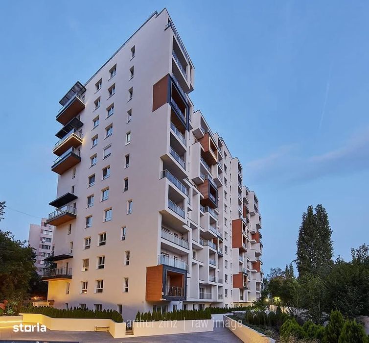 Apartament 2 camere + curte + loc de parcare subteran