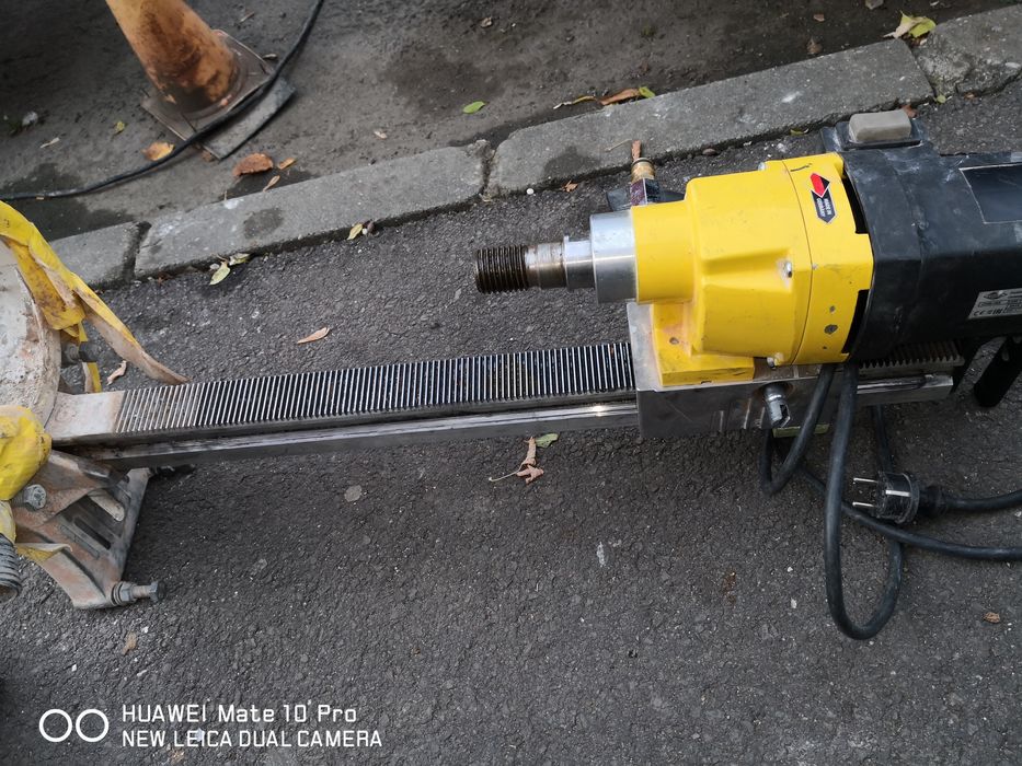 Gaură hota centrala aerisire carotare 150lei