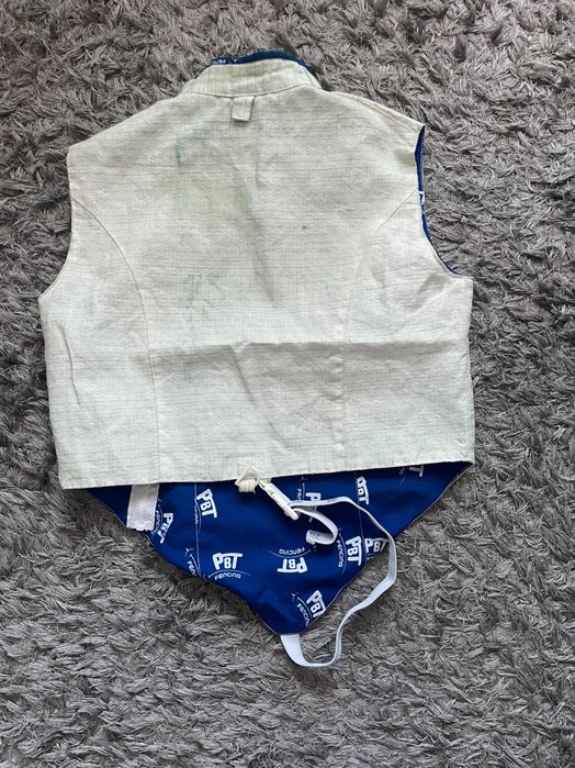 Costum de scrimă