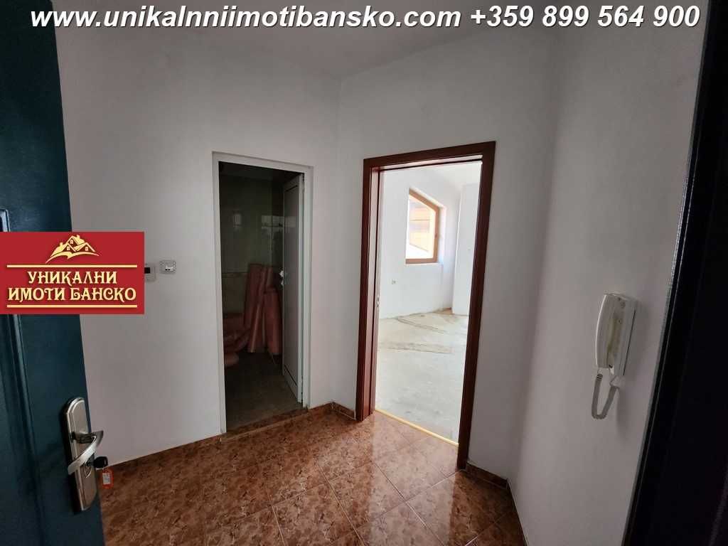Тристаен апартамент за продажба в град Банско