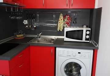 Дава се под наем Едностаен апартамент в Варна, Червен площад - 45 кв.м за 408 € - Снимка #1