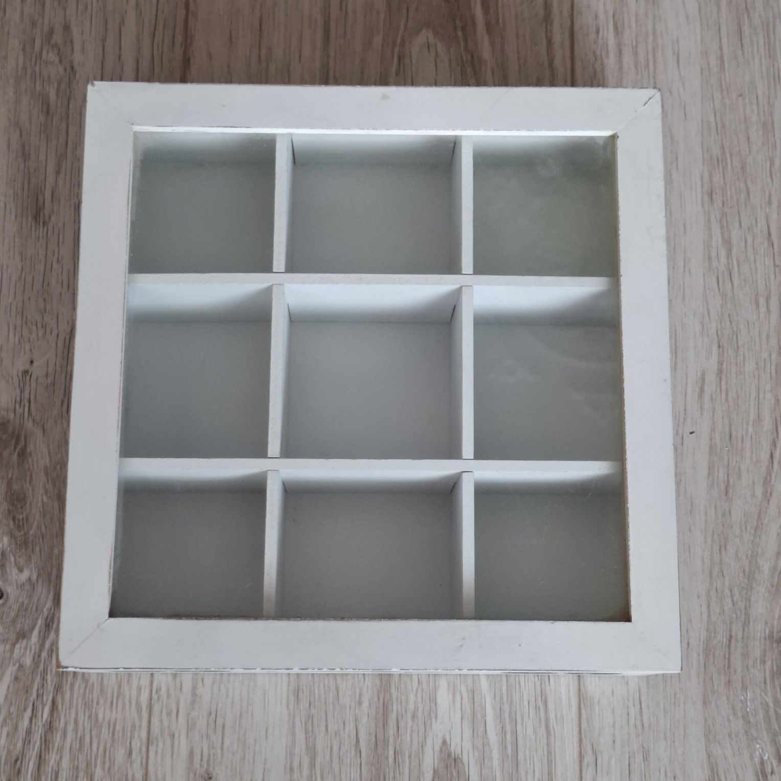 Дървена кутия за чай - 25×25 см.