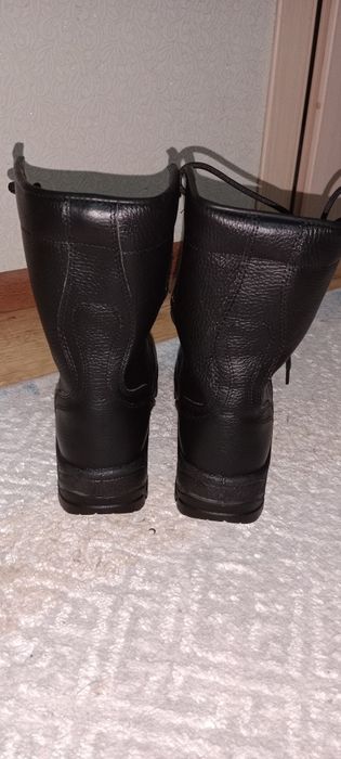 Продам берцы зимние