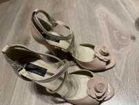 Sandale marimea 38