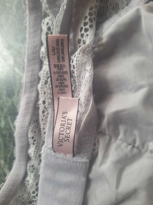 Сутиен Victoria's secret 85 C + подарък