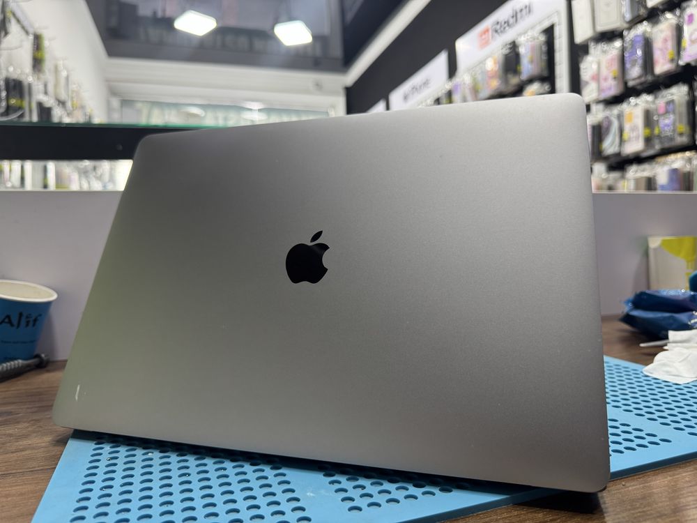 Macbook pro 15 2018, touchbar