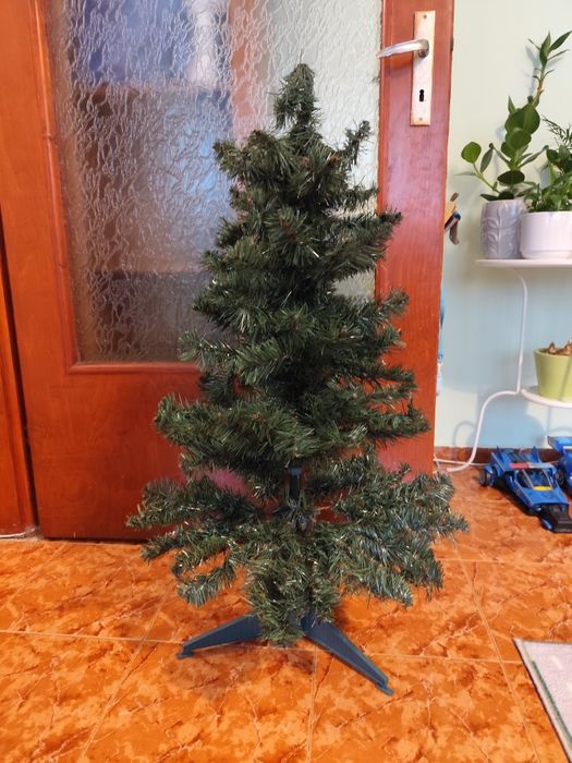 Коледна зелена елха