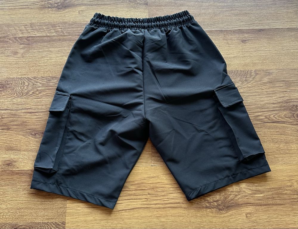 Мъжки,шушлекови,къси панталонки Nike,модел Карго с бродирано лого