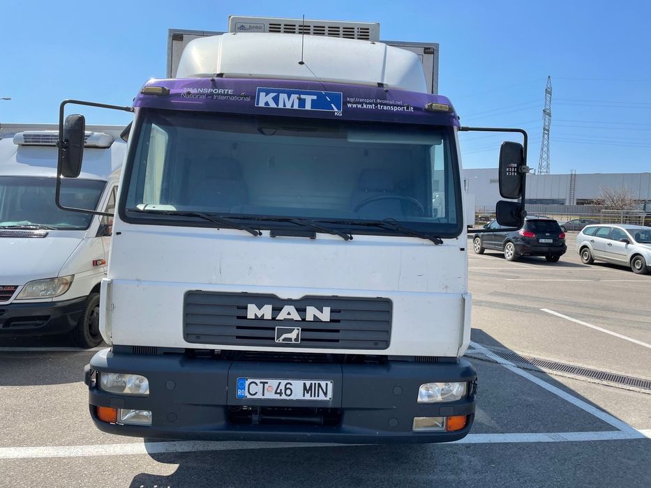 MAN 8225L Camion MAN frigorific cu lift