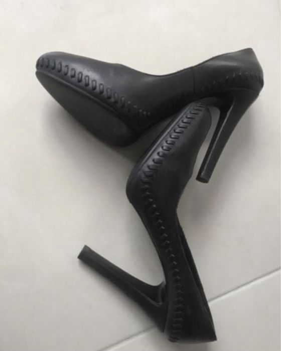 Елегантни обувки Givenchy, 39