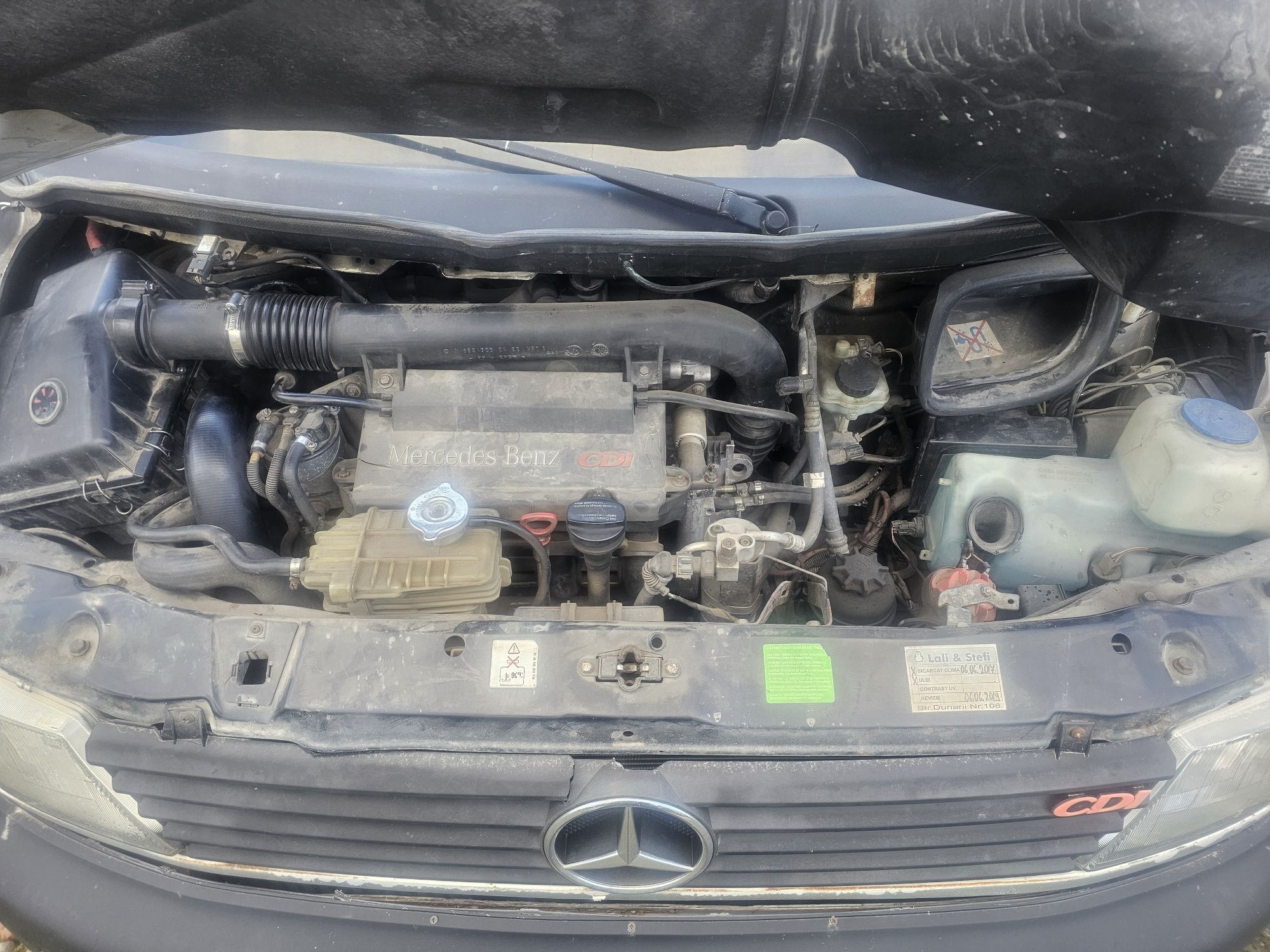 Dezmembrari Mercedes Vito w638 7+1 motor 2.2 cdi