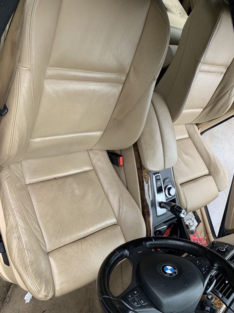 Продаваме на части бмв х5 е70 3.5д bmw x5 e70 3.0d на части.