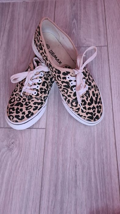 Teinsi imprimeu de leopard