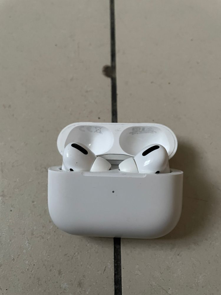 Продается наушники AirPods Pro