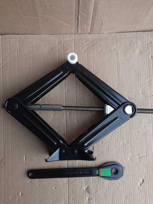 Cric AUDI Q8, Q7, VW Touareg, PORSCHE Cayenne