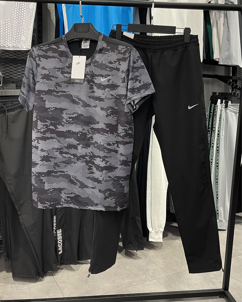 Оригинален Nike Екип / Анцуг / Тениска / Долнище Dri-FIT / Tech Fleece