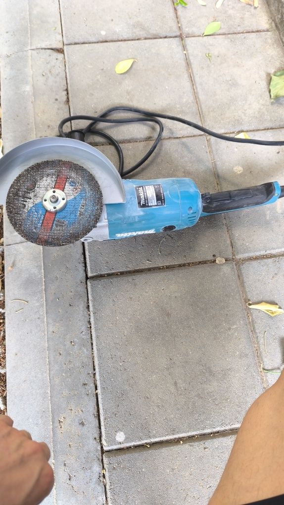 Ъглошлайф Голям  Makita