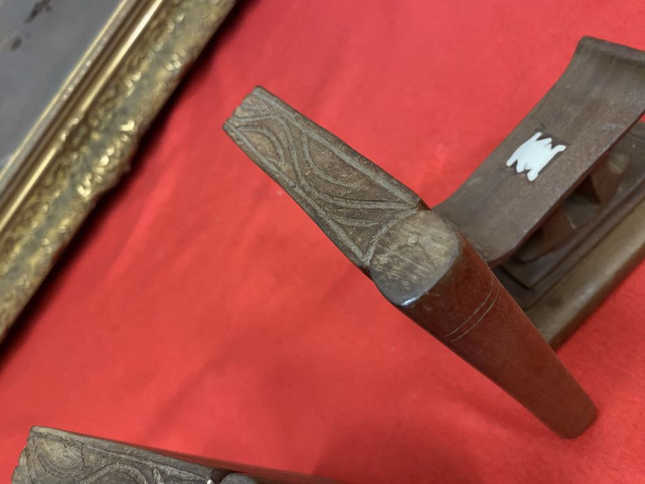 Стопери за книги от тик с инкрустация