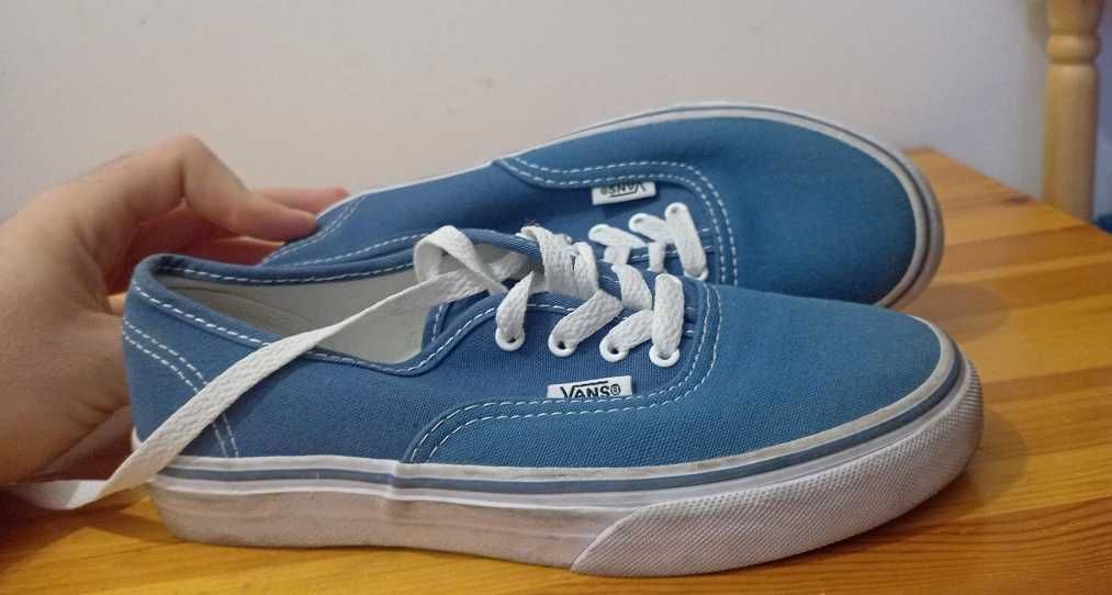 Оригинални кецове Vans - номер 33