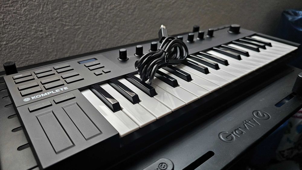 Native Instruments Komplete Kontrol M32 - Ca NOU