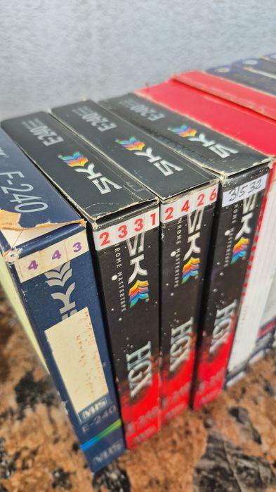 Vând 20 casete video VHS marci originale de 240 minute. Colectie filme
