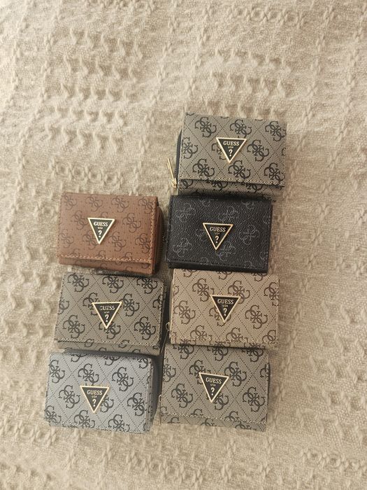 Налични дамски раници,чанти и портмонета