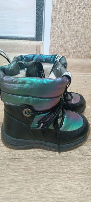 Продам зимние ботинки