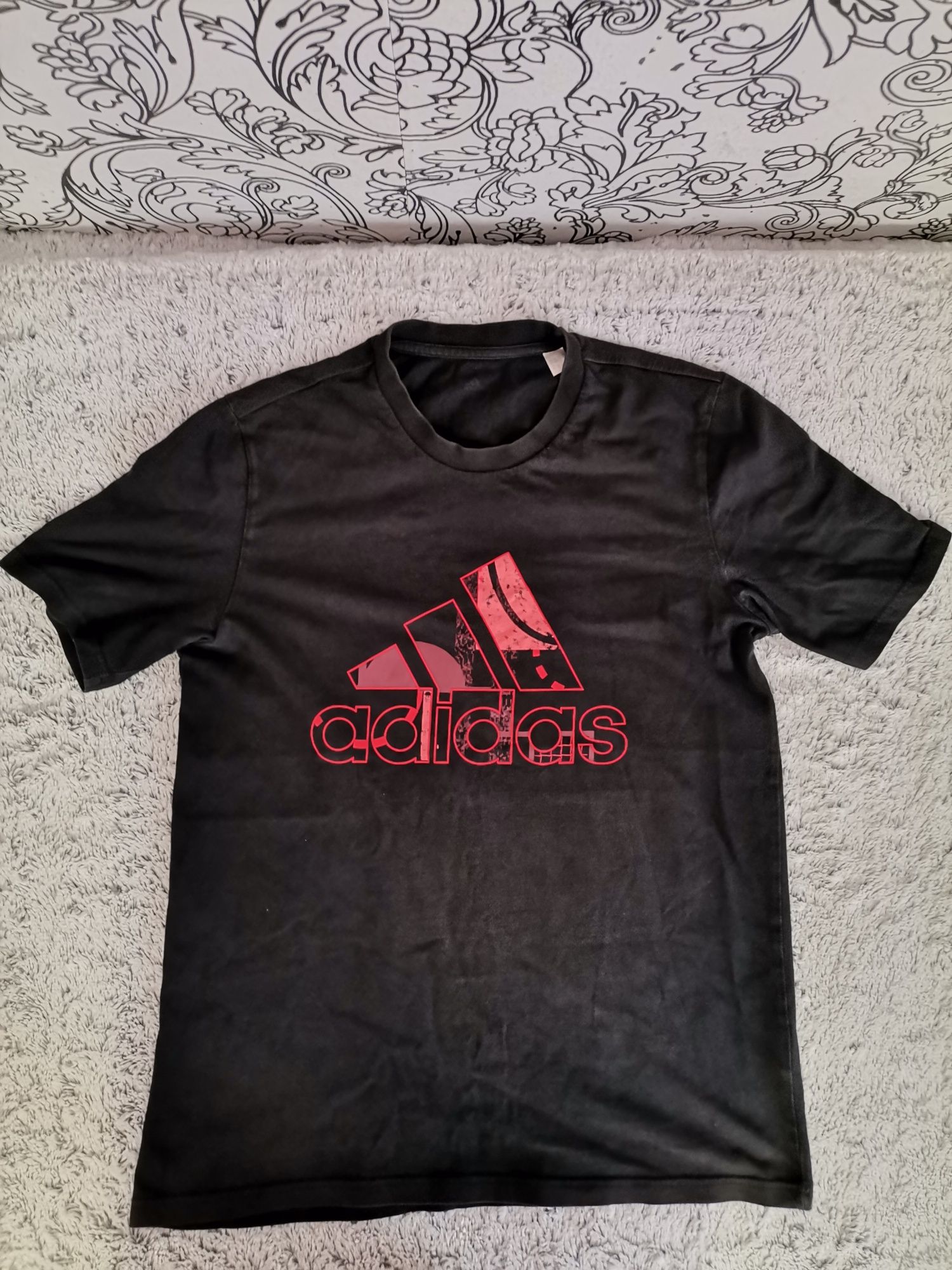 Шапка с козирка Adidas + тениска