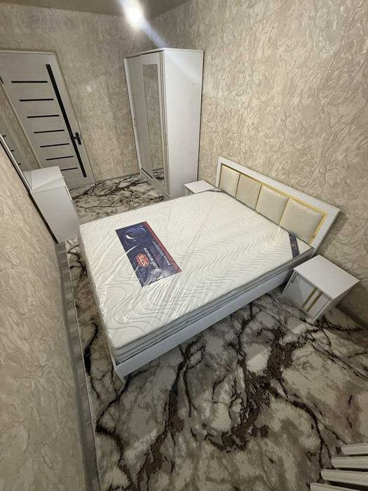 ПРОДАЕТСЯ 3/5/5
Чиланзарский_район
Ор.р: Фархадский перекресток