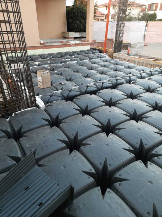 Firma de constructti executa lucrari (renovam apartamente exp. 22 ani)