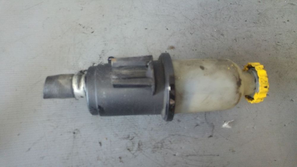 vas lichid frana chrysler voyager 2.5 crd enj 2000-2008 04743067ab